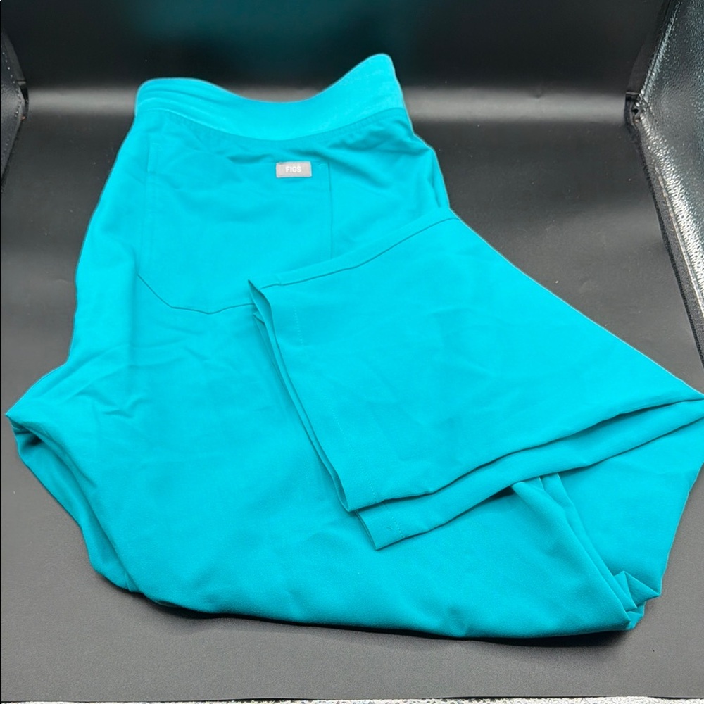 Figs pants NWT